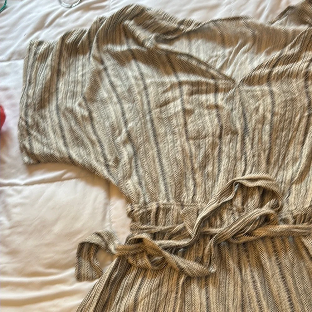 Patterned white and Gray Women's romper - Picture 3 of 6